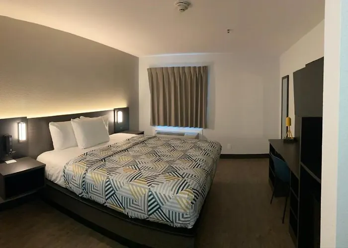 6 Tulsa, Ok - Hotel 4*