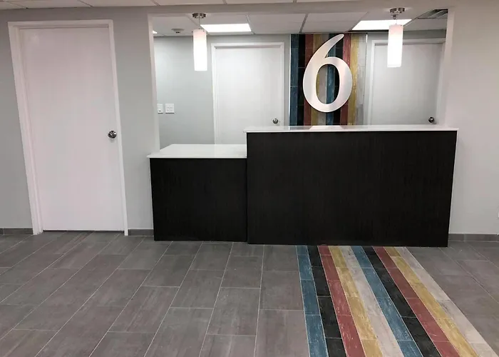 Hotel 6 Tulsa, Ok - 4*