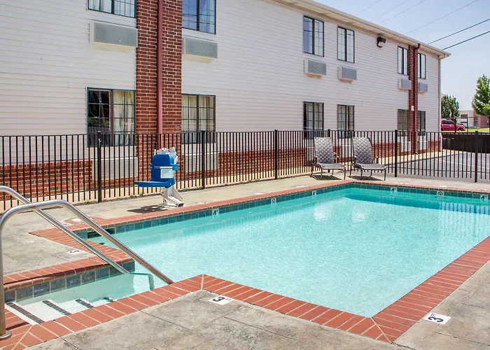 Hotel 6 Tulsa, Ok - 4*